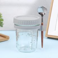 Nešiojama pusryčių stiklinė su plastikiniu dangteliu ir šaukšteliu pienui, grūdams, vaisiams ir avižinei košei laikyti. Idealiai tinka maisto konservavimui ir laikymui.