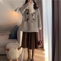 This year's popular short horn-button woolen coats for women in autumn and winter are new and high-end styles for small people. S