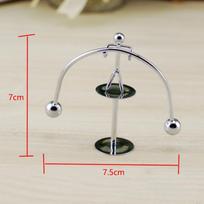 Niutono švytuoklinis lopšys Creative Balance Iron Man Ball Amatai Ornamentas Tumbler Vaikams Dovanų stalo žaislas Namų dekoravimo priedai Bipedal trumpet