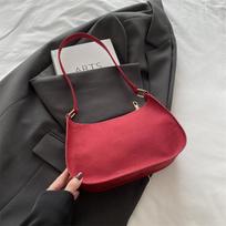Design Single Shoulder Underarm Bag Women'S Tide Korean Winter Fashion Texture Foreign Style Crescent Bag raudona