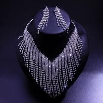 New Luxury Long Tassel Rhinestone Choker Necklace for Women Statement Crystal Water Drop Pendant Choker Collar Jewelry Gifts