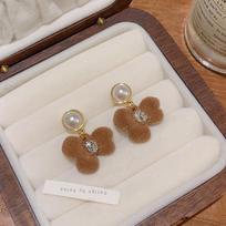 2024 Autumn/Winter Pearl Hairball Earrings with Flocking Bowknot, Women's S925 Silver Needle, Versatile & Elegant A1312 kava