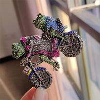 Medieval Jewelry Retro Heavy Industry Diamond Set Frog Prince Bicycle Brooch Accessories Pin Decoration
