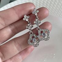 Micro-Set Zirconia Sweet Four-Leaf Clover Earrings Women's Light Sense Of Luxury Temperament Versatile Fashion Earrings sidabras