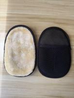 Plush Wool Car Wash Mitt - Non-Abrasive, Durable, Bear Paw Design for Waxing and Wiping