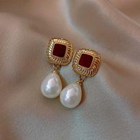 Sweet Red Square Waterdrop Imitation Pearl Pearl Earrings for Women Temperament Sweet Korean Design Jewelry Christmas Girl Gift