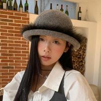 Fashionable Feather British Jazz Hat Children'S Sweet And Cool Street Retro Curled Top Hat Niche Design Concave Basin Hat Average size
