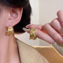 Elegant Hollow Multi-Layer C-Shaped Earrings: Hong Kong Style Retro for Women A2060 auksas