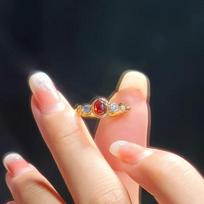 Vintage Little Palace Sparrow Ruby rings for women High End Exquisite Color Ring classics Style Art Party Jewelry Gift resizable