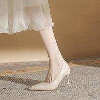 Nude high heels women's 2025 new summer metal head shoes temperament thin heel pointed shoes 34