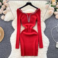 Chic Elegant Solid Knitted One Piece Dress Women Square Neck Long Sleeve Vintage Bodycon Sweater Dress Female Sexy Fashion Slim Casual Dresses 2024 S raudona