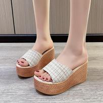 Female Shoes on Sale 2024 High Quality Modem Slippers Women's Slippers Summer Beach Slippers Women Round Toe Ladies Slippers 34 smėlis