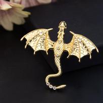 Madinga aukso spalvos skraidanti drakono sagė moterims ilgauodegė Pterozauras Zodiako papuošalai Šalikas atvartas Kalnų krištolas beige