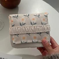 1Pc Japanese INS Aesthetic Tulip Sanitary Napkin Bag Cute Cartoon Girl Large Capacity Travel Portable Sanitary Pad Storage Bag 13.5x12cm smėlis