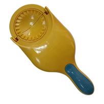 The New Household Small Rolling and Pressing Dumpling Skin Machine Mold One Machine Automatic Skin Press geltona