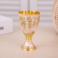 1 vnt europietiško stiliaus metalo „Baijiu“ taurė Kūrybinis užsienio vyno puodelis Cinko lydinio kamieninių gaminių šeimos baro vakarėlio vyno taurė Golden&White