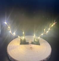 Šviečiantis Kalėdinis Rago Plaukų Segtukas su Briedžio ir Uogų Dizainu Vakarėliams tree branch warm lamp