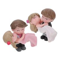 2 Pairs Princess Hug Couple Figures Cake Decor Adornment Decorations Paper Cup Adornments Statues Vinyl Birthday Lovers Cakes 6.00X5.50X2.00CM