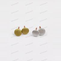 For German big eaves, caviar pattern metal hat buckle, fixed wind belt, the price is 1 pair