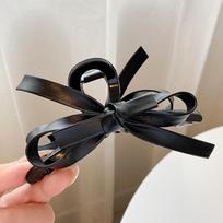 Elegant Retro Leather Hair Curler Clip - Small, Luxury, and Fashionable Hair Accessory F655 juoda