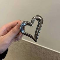 1pc Advanced metal heart-shaped hair clip, shark clip at the back of the head, simple grip clip, new clip headwear