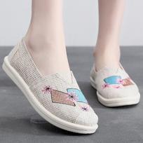 Lazy people pedal women's canvas shoes breathable and lightweight new old Beijing cloth shoes women's shoes single shoes 35
