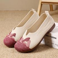 new one-pedal soft-soled non-slip mother shoes in the elderly women's shoes flat-soled single shoes old Beijing cloth shoes women 35 raudona