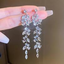 Exquisite Fashion  Long Leaf Drop Dangle Earrings for Women Bridal Wedding Fine Jewelry Gift gray