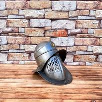 Plieniniai šalmai, Saksonų normanų šalmas, Vikingų šalmo šarvai Saksonams gray