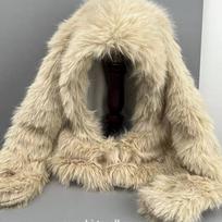 Balta pliušinė triušio ausų kepurė moterims žiemą Miela ir šilta balaklava skara, integruota kaklo apsauga. One Size smėlis