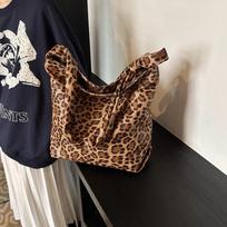 Casual Large-capacity Leopard Print Tote Bag Women's  New Retro Casual Shoulder Messenger To Work Commuter Bag brown