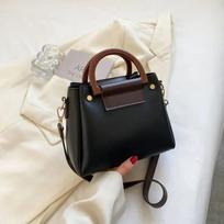 Monochromatic Female Shoulder Bag Messenger Bag Casual for Business and Travel New Fashion High-Quality Leather beige