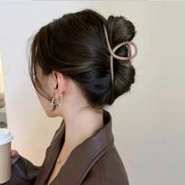 Korean Fashion Hairpin: Elegant Shark Clip for Women
