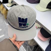 New Fashion Color Matching Embroidered Flat-brimmed Baseball Caps Women and Men Summer Outdoor Casual Sunscreen Quick-drying Hat Adjustable pilka spalva