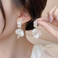 Elegant Gold Hong Kong Style Bell Earrings - Exquisite, Shiny, and Luxurious Electroplated