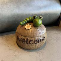 Cute Coconut Frog Snails Resin Statue Storage Box Living Room Decoration with Cover Nordic Style Home Furnishing Office Supplies Resin Crafts Caterpillar