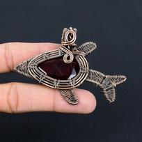 Unique Garnet Gemstone Handmade Pure Copper Wire Wrapped Fish Pendant Jewelry 2.56 Inches raudona