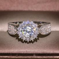 Berkilau 3 Baris CZ dengan Bulat Besar Zirkon Elegan Cincin Pernikahan Wanita Kualitas Tinggi Halus Gadis Hadiah Cincin Mode Perhiasan S925 10