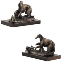 Bokseris, vokiečių bokseris III - šuns figūrėlė, figūrėlė ant balto pagrindo, trofėjus šunų parodai „Art-Dog“ ruda