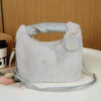 Premium plush messenger bag textured women's bag autumn and winter versatile niche pleated hand bag pu portable plush bag one size pilka spalva