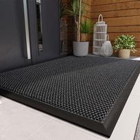 The carpet at the door of the shop is non-slip and waterproof 40x60cm