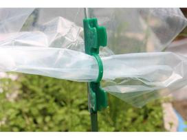 Šiltnamių sodininkystės plastikiniai plėvelės tvirtinimo spaustukai gėlėms ir plėvelei tvirtinti 8mm double head tamsiai žalia spalva