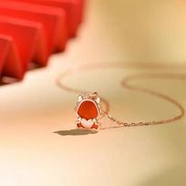 New Love Hug Dragon Pendant Necklace Girl Zodiac Dragon National Fashion Trendy Versatile Niche Collarbone Chain