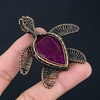 Ruby Lab-Created Gemstone Handmade Pure Copper Wire Wrap Jewelry Turtle Shape Pendant For Women 2.36 inches rožinė