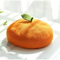 Charming Orange Cartoon Beret – Soft, Stretch Acrylic Hat for Fall/Winter | Lightweight, Comfortable & Birthday-Perfect raudona