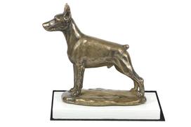 Dobermanas, Dobermano pinčeris, Dobis I - šuns figūrėlė, figūrėlė ant baltos bazės, trofėjus parodai Art-Dog ruda