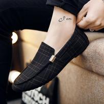 Vasariniai vyriški batai Korėjietiška „Joker Fashion“ batų versija, raudona su ta pačia vaikinų tendencija 38 juoda