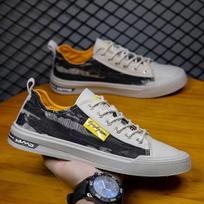 New Fashion Canvas Sneakers Men's Anti-odor Man Casual Shoes Breathable Denim Loafers Student Boys Slip on Casual Sneakers 2024 39 juoda