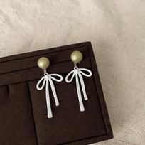 A Pair Of Ballet Matte Bow Streamer Pearl Stud Earrings For Women, Sweet And Exquisite Versatile Earrings And Earrings.