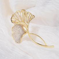 2023 New Literary Ginkgo Biloba Brooch Women's High-end Suit Corsage Accessories Pin Mother's Day Gift beige